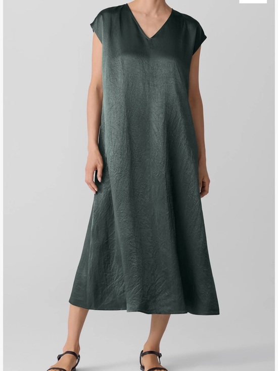 Eileen Fisher Dresses & Skirts - Eileen Fisher Sleeveless V-Neck Midi Dress in Deep Forest Green